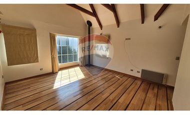 Amplia/luminosa casa 3 pisos (Pinares de Montemar)