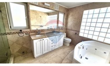 Amplia/luminosa casa 3 pisos (Pinares de Montemar)