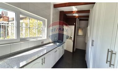 Amplia/luminosa casa 3 pisos (Pinares de Montemar)