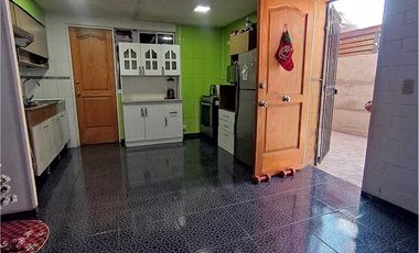 Acogedora Casa de 2 pisos en Quilicura