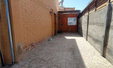 Acogedora Casa de 2 pisos en Quilicura