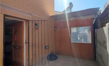 Acogedora Casa de 2 pisos en Quilicura