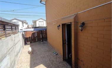 Acogedora Casa de 2 pisos en Quilicura