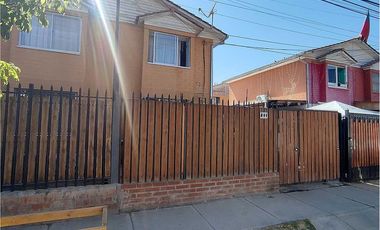 Acogedora Casa de 2 pisos en Quilicura