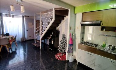 Acogedora Casa de 2 pisos en Quilicura