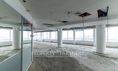 Espectacular oficina en Providencia (0,4 UF/m2)