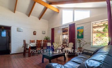 Se vende linda y centrica casa en Calle Santa Inés, La Florida.