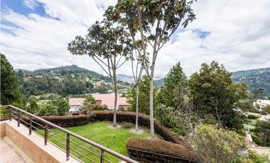 Casa en arriendo con diseño majestuoso, Vía La Calera, Bogotá D.C.