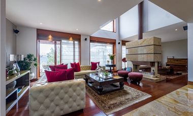 Casa en arriendo con diseño majestuoso, Vía La Calera, Bogotá D.C.