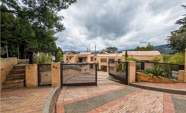 Casa en arriendo con diseño majestuoso, Vía La Calera, Bogotá D.C.