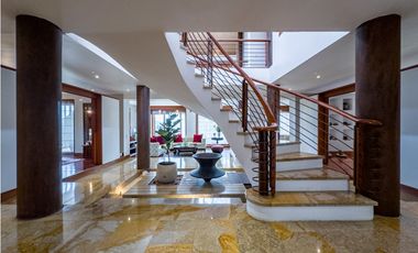 Casa en arriendo con diseño majestuoso, Vía La Calera, Bogotá D.C.