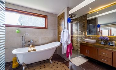 Casa en arriendo con diseño majestuoso, Vía La Calera, Bogotá D.C.