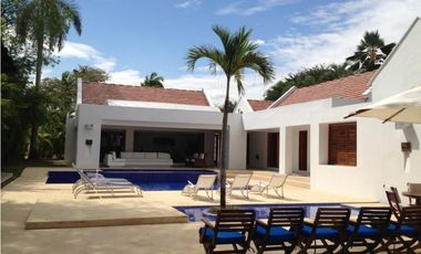 Casa en venta a puerta cerradas, Club Puerto Peñalisa, Girardot