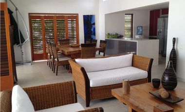 Casa en venta a puerta cerradas, Club Puerto Peñalisa, Girardot