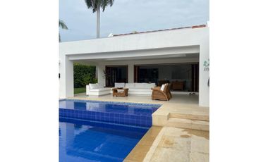 Casa en venta a puerta cerradas, Club Puerto Peñalisa, Girardot