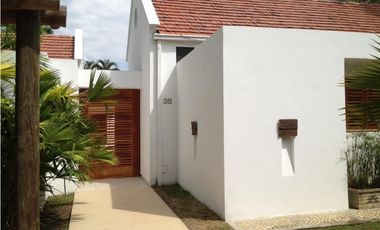 Casa en venta a puerta cerradas, Club Puerto Peñalisa, Girardot