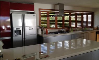 Casa en venta a puerta cerradas, Club Puerto Peñalisa, Girardot