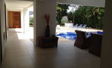 Casa en venta a puerta cerradas, Club Puerto Peñalisa, Girardot