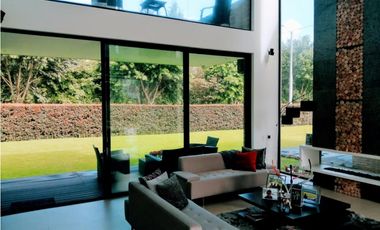 T casa de lujo en venta; San Simon - Bogotá D.C.