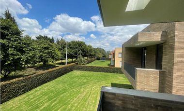 T casa de lujo en venta; San Simon - Bogotá D.C.