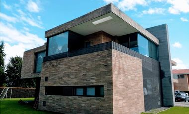 T casa de lujo en venta; San Simon - Bogotá D.C.