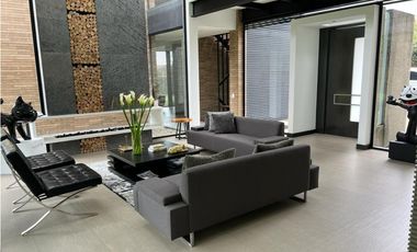 T casa de lujo en venta; San Simon - Bogotá D.C.