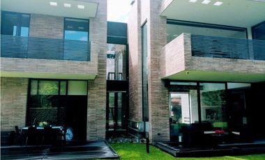 T casa de lujo en venta; San Simon - Bogotá D.C.