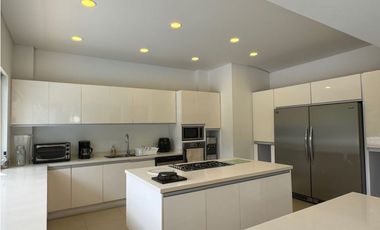 Finca de lujo en alquiler con piscina y jacuzzi cerca al Club Payandé