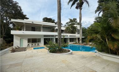 Finca de lujo en alquiler con piscina y jacuzzi cerca al Club Payandé
