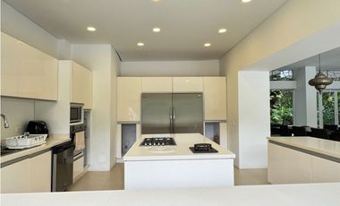 Finca de lujo en alquiler con piscina y jacuzzi cerca al Club Payandé