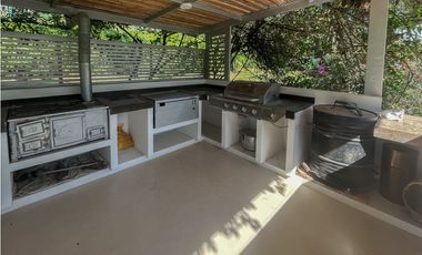 Finca de lujo en alquiler con piscina y jacuzzi cerca al Club Payandé