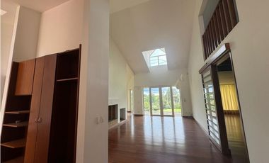 T Casa campestre en arriendo, Condominio Sofrópolis, Chía