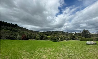 T Casa campestre en arriendo, Condominio Sofrópolis, Chía