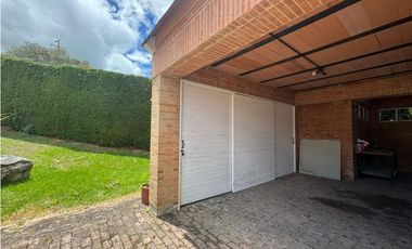 T Casa campestre en arriendo, Condominio Sofrópolis, Chía