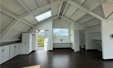 T Casa campestre en arriendo, Condominio Sofrópolis, Chía