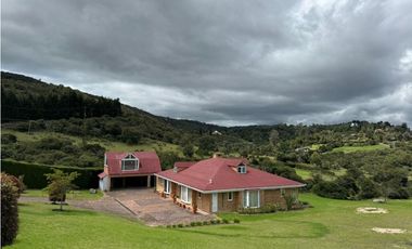 T Casa campestre en arriendo, Condominio Sofrópolis, Chía