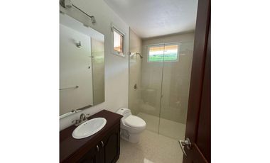 T Casa campestre en arriendo, Condominio Sofrópolis, Chía