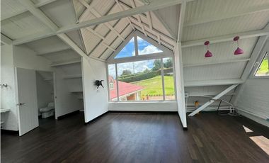 T Casa campestre en arriendo, Condominio Sofrópolis, Chía