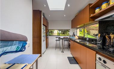 T Casa en venta con jardín privado, Condominio Arboletto, La Calera