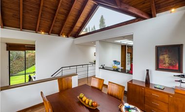 T Casa en venta con jardín privado, Condominio Arboletto, La Calera