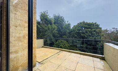 T Casa en venta con jardín privado, Condominio Arboletto, La Calera