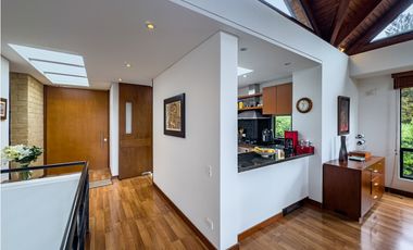 T Casa en venta con jardín privado, Condominio Arboletto, La Calera