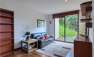 T Casa en venta con jardín privado, Condominio Arboletto, La Calera