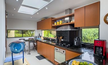 T Casa en venta con jardín privado, Condominio Arboletto, La Calera