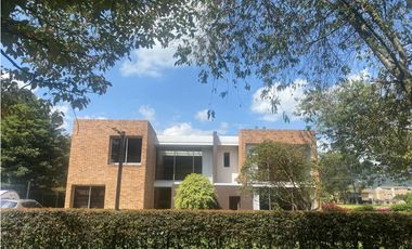 T Casa campestre en venta con jardín privado, La Balsa, Chía