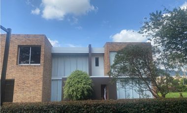 T Casa campestre en venta con jardín privado, La Balsa, Chía