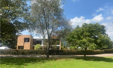 T Casa campestre en venta con jardín privado, La Balsa, Chía