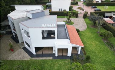 Casa campestre de lujo en Guaymaral con 1.864 m² de terreno privado
