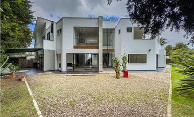 Casa campestre de lujo en Guaymaral con 1.864 m² de terreno privado
