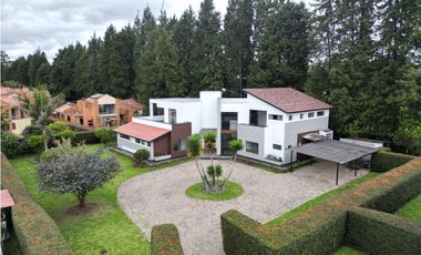 Casa campestre de lujo en Guaymaral con 1.864 m² de terreno privado